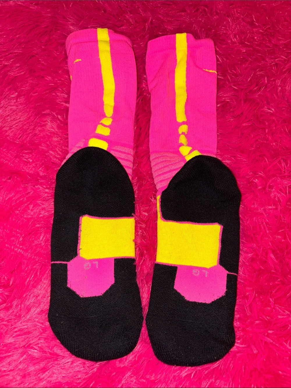 Nike cushioned crew